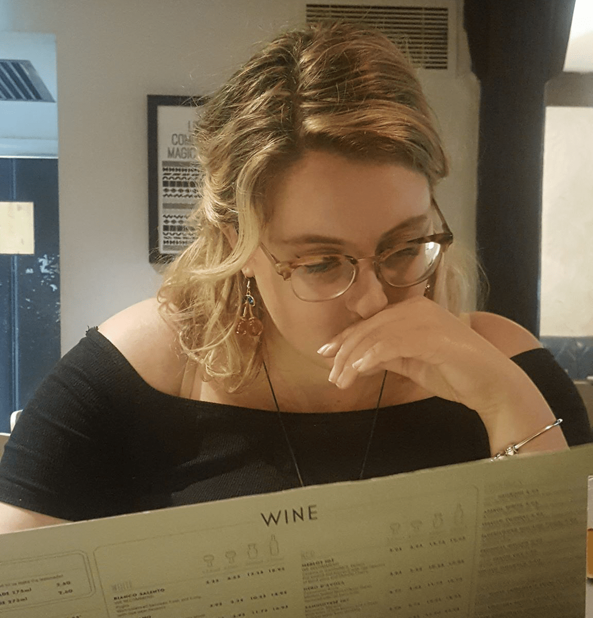 Rosie reading a menu | rosie abigail