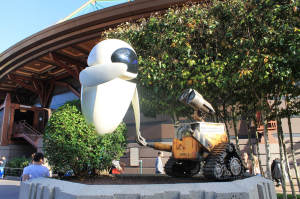 Statue of EVE and WALL:E at Disneyland Paris
