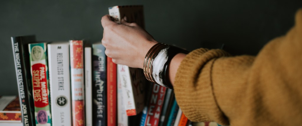 The Bibliophile’s Night Out Book Tag! |&nbsp;rosie